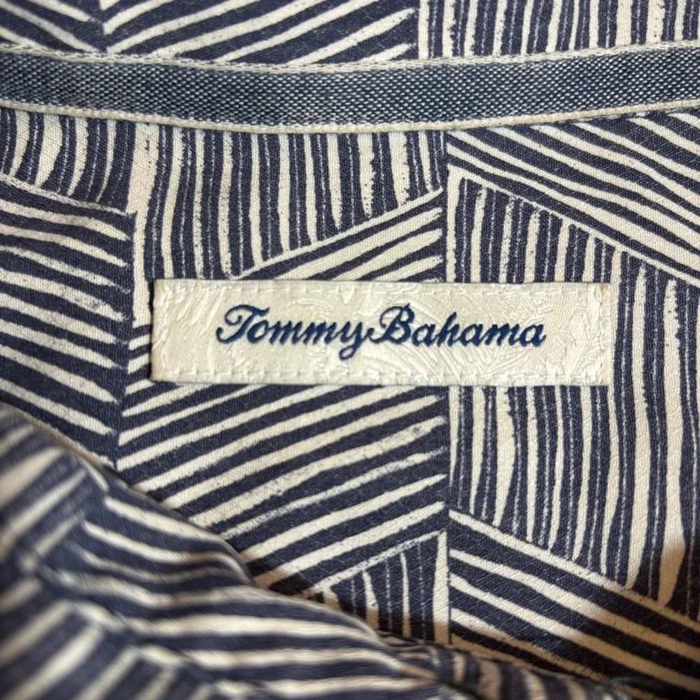 Tommy Bahama Men's Silk Cool Max Short Sleeve button down Tropical Hawiian Shirt